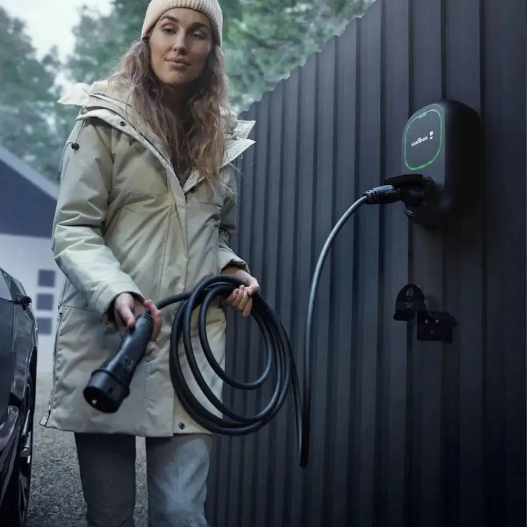CARLOVERS - WALLBOX Borne de recharge Pulsar Plus Socket - Type 2S - 1,4 à 22kW - Wifi - Bluetooth (Copie) Product vendor