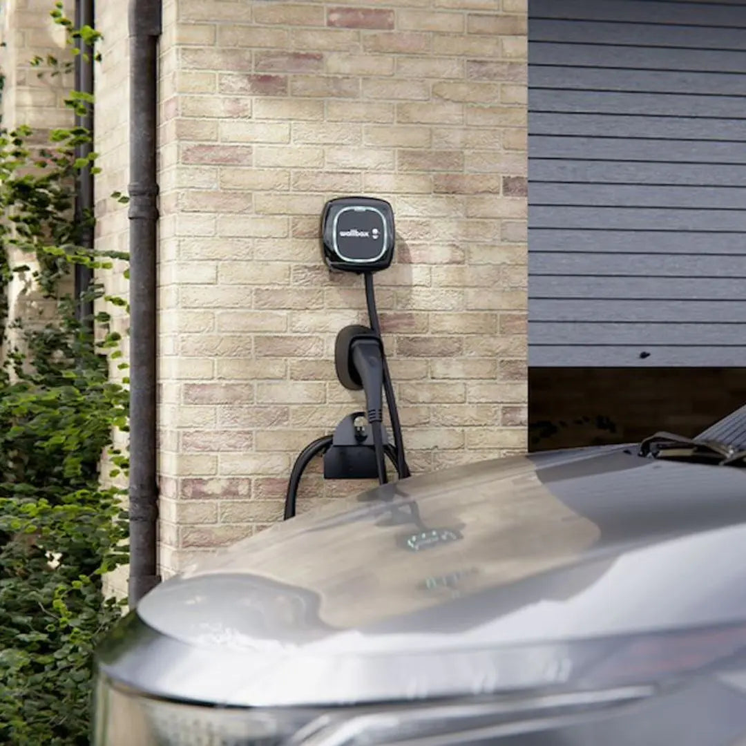 Wallbox Pulsar Plus 7.4 kW Noire 5M - IP54 - IK08 - DC 6 mA - MONOPHASE Product vendor